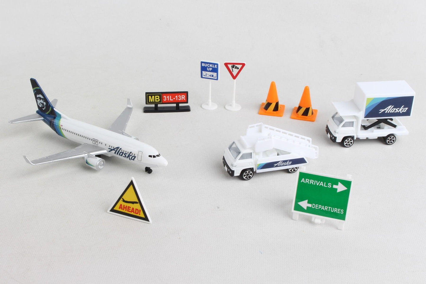 ALASKA AIRLINES AIRPORT PLAYSET NEW LIVERY - GamesLand Canada
