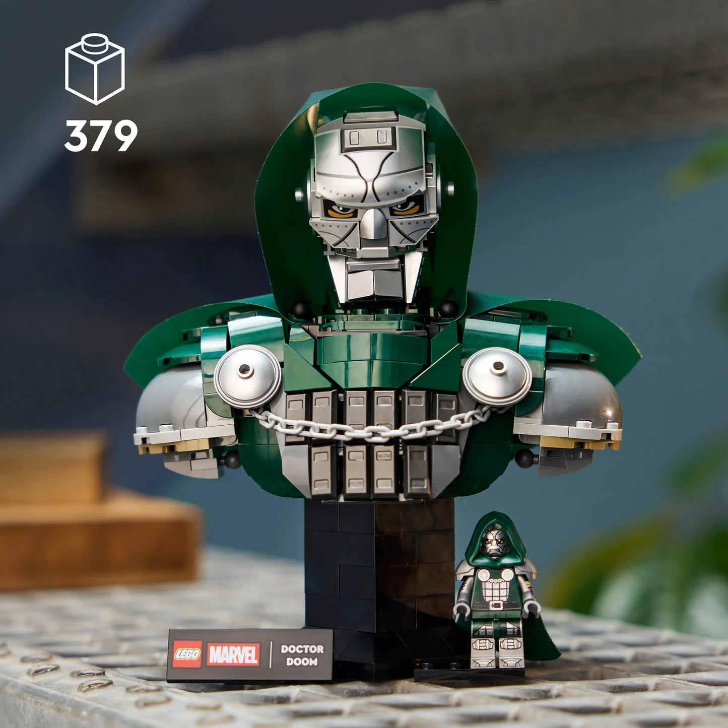 LEGO® Doctor Doom Bust - 76345 - GamesLand Canada
