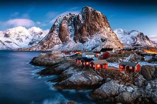Ravensburger: Jigsaw Puzzle Norway: Hamnoy, Lofoten - 3000 Pieces Puzzle - GamesLand Canada