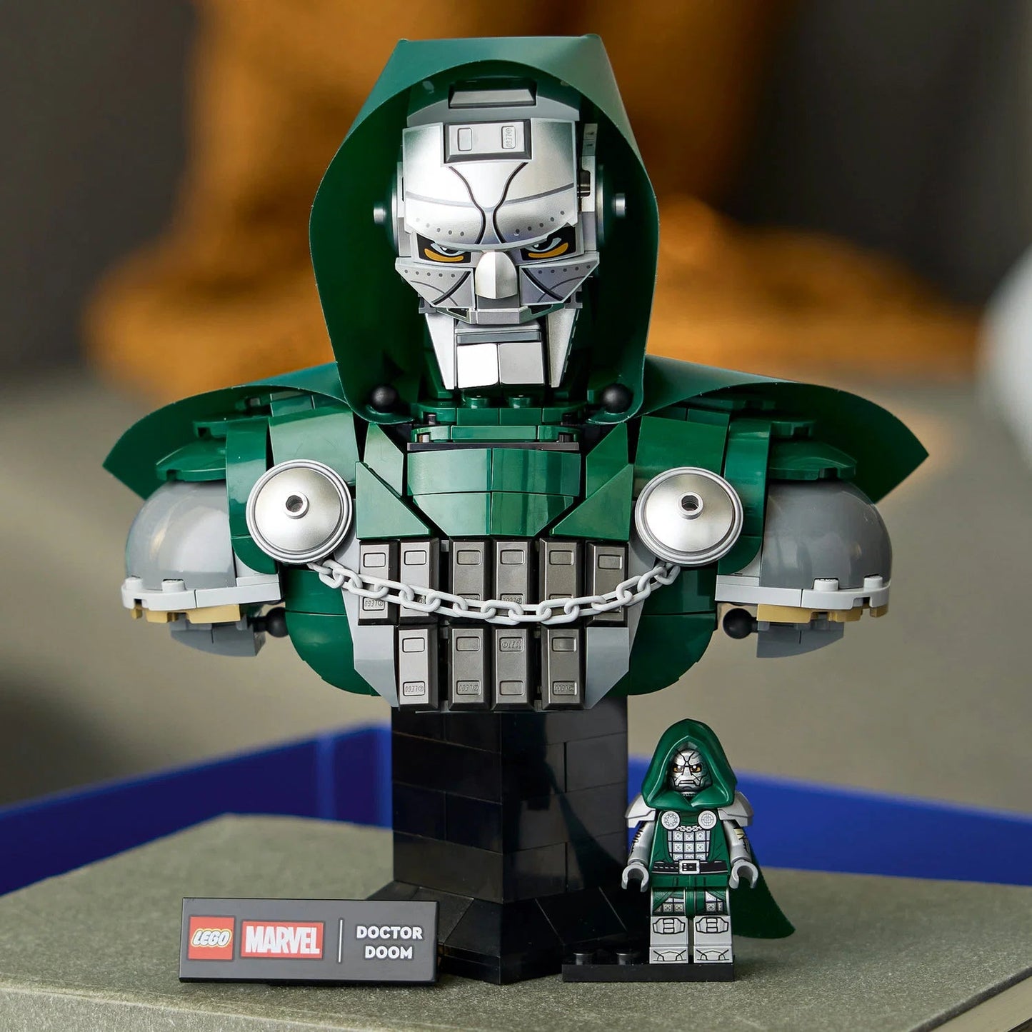 LEGO® Doctor Doom Bust - 76345 - GamesLand Canada