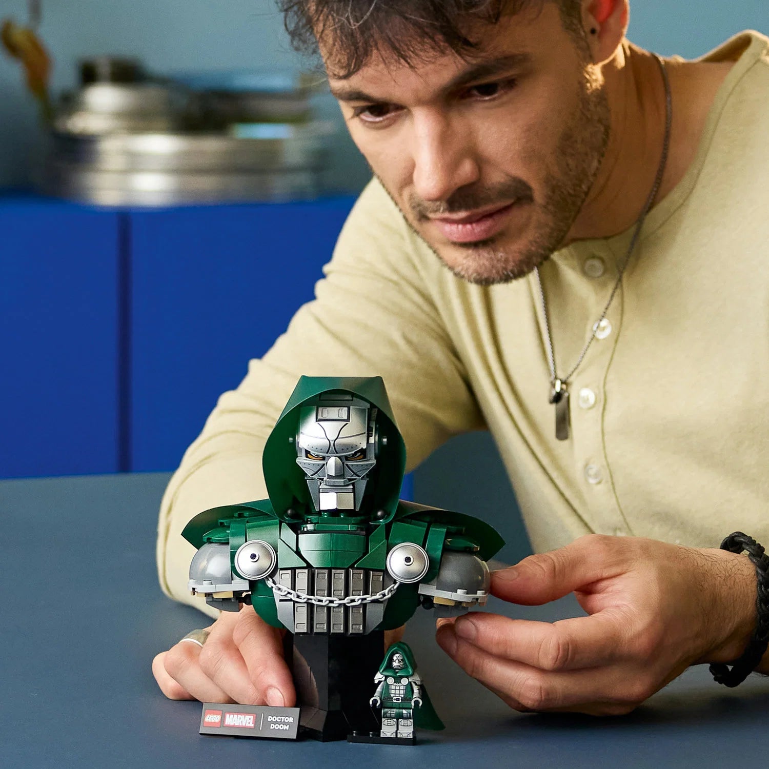 LEGO® Doctor Doom Bust - 76345 - GamesLand Canada
