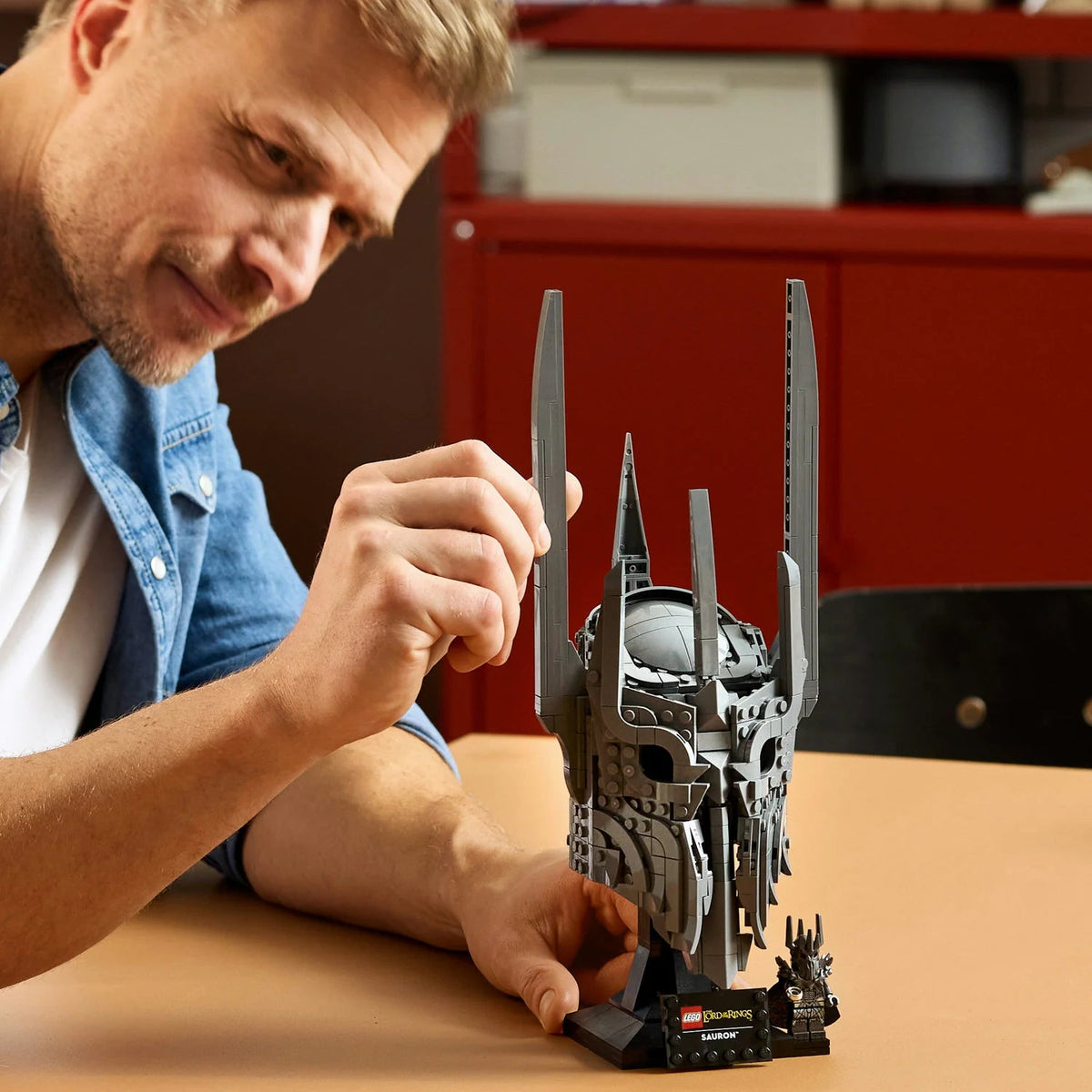 LEGO® The Lord of the Rings: Sauron's Helmet - 11373 - GamesLand Canada