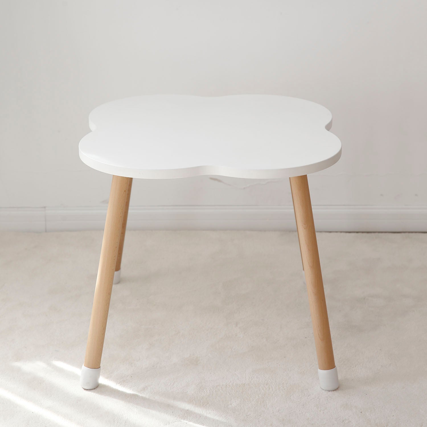 Cloud Table and Chair Set - White - GamesLand Canada